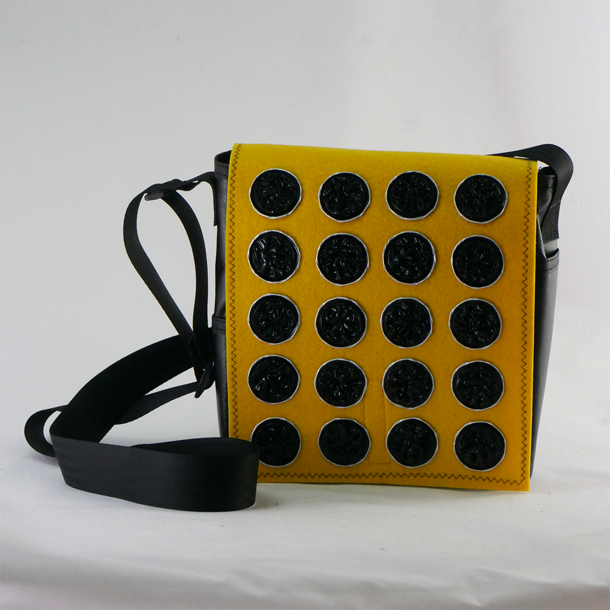 tasche-mit-wechseldeckel-gelb