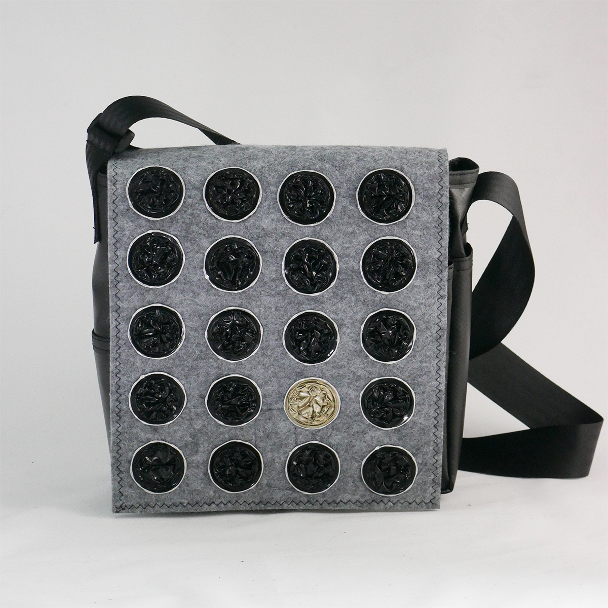 tasche-mit-wechseldeckel-grau